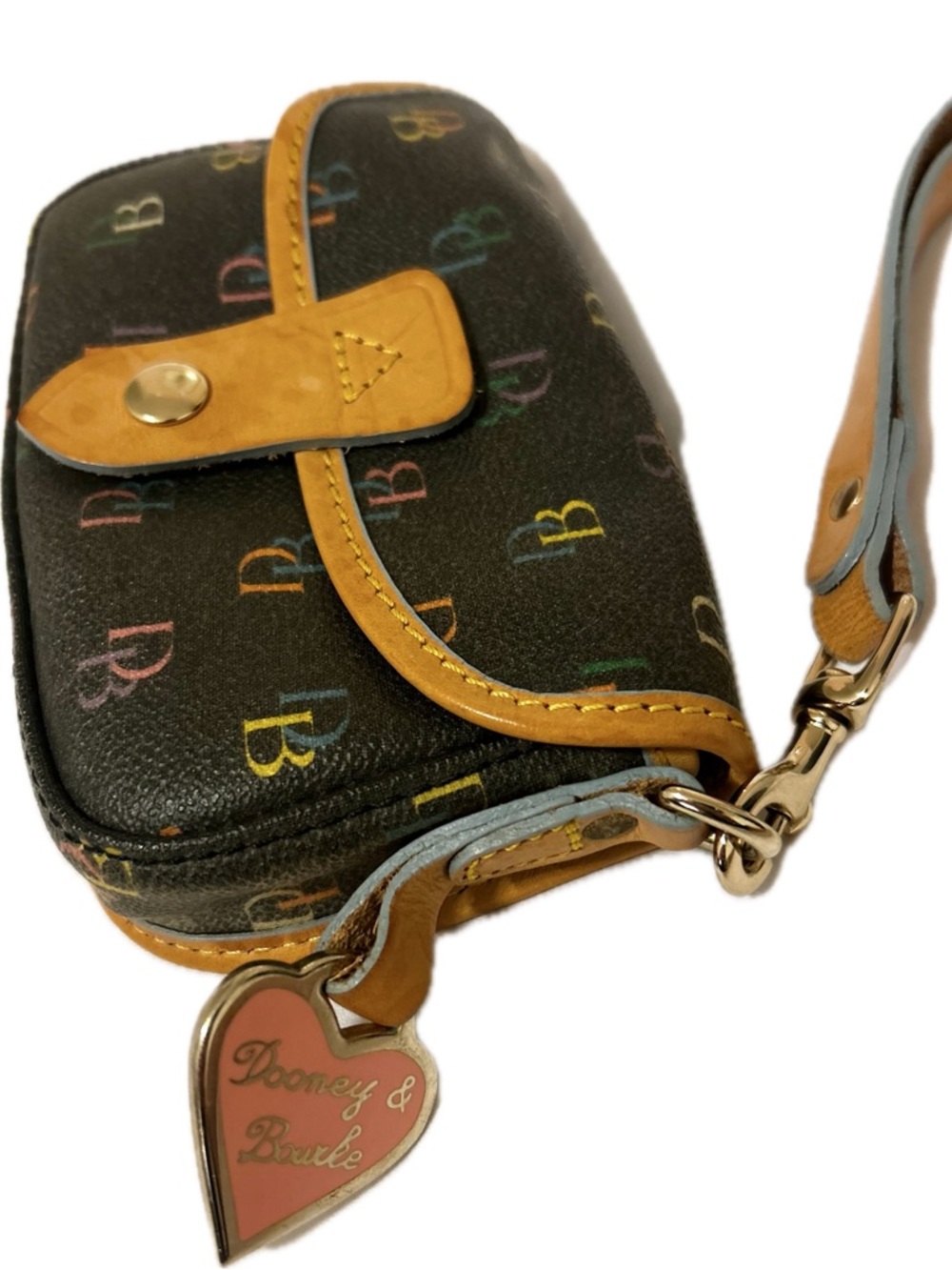 Vintage Y2K Dooney & Bourke wallet